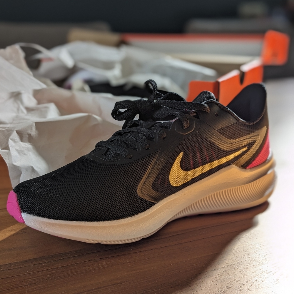 Nike Downshifter Women's 8.5 NIB